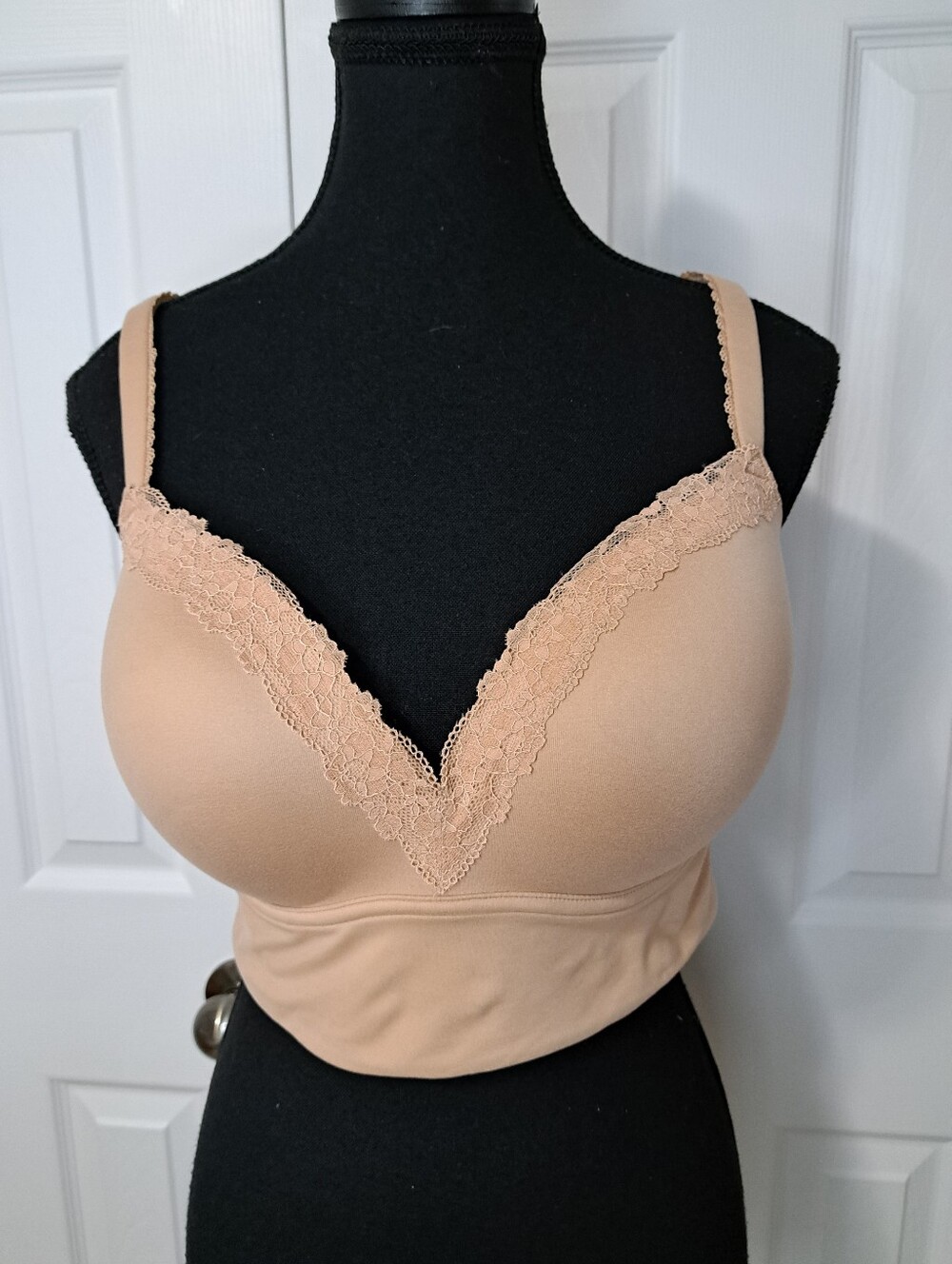 Victoria's Secret Nude Tan Lace Trim Longline Bra Womens Size 36DD Wirefree